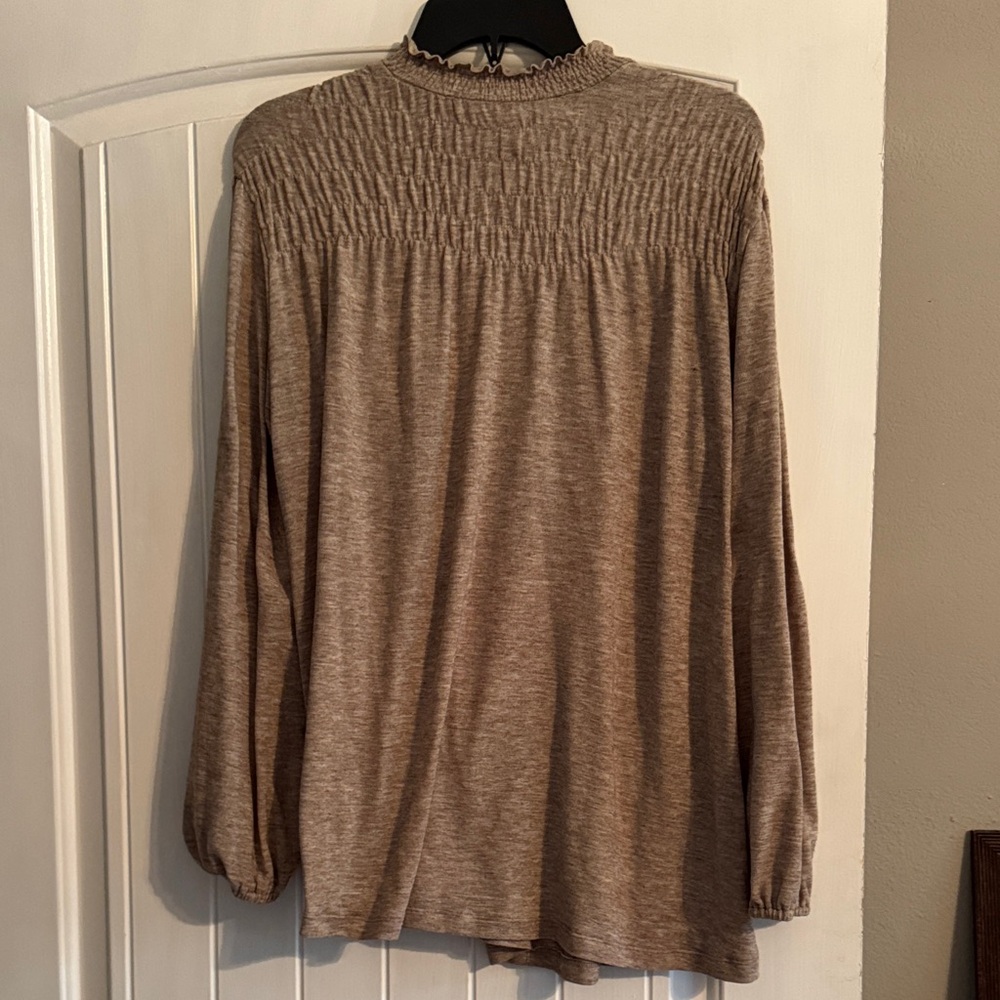 JODIFL Taupe Long Sleeve‎ Blouse
